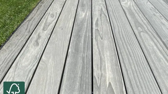 Graues Holz